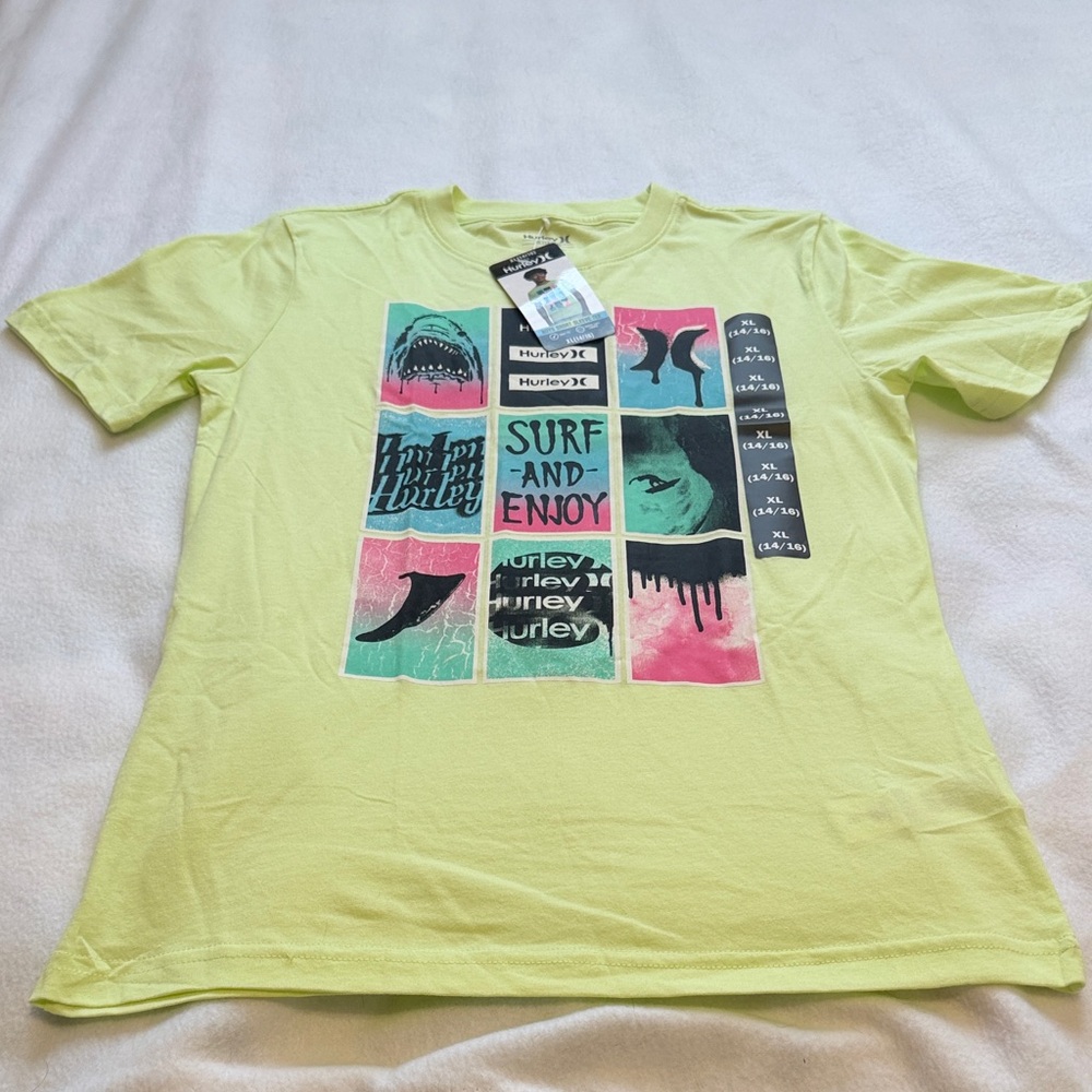 Hurley Surf Graphic Tee in Light Yellow